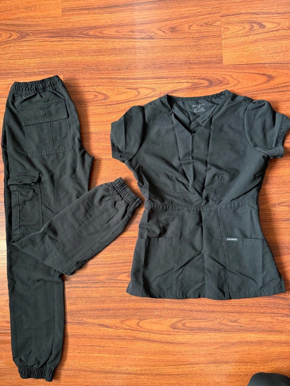 Jaanuu black scrub set